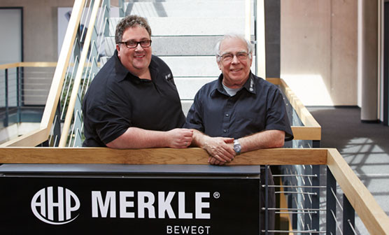 Zwei Merkle Mitarbeiter